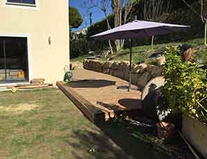 Photographie du chantier de pose de terrasse en bois à Nice terminée